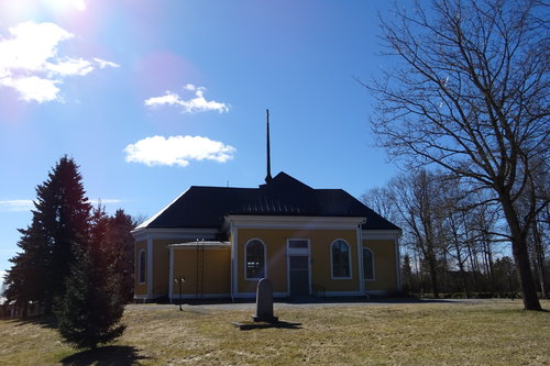 Kvevlax kyrka